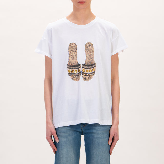 Tensione in- T-shirt sandalo con dettagli - Bianco