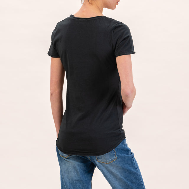 Zeroassoluto-Slimfit low-cut raw cut T-shirt - black