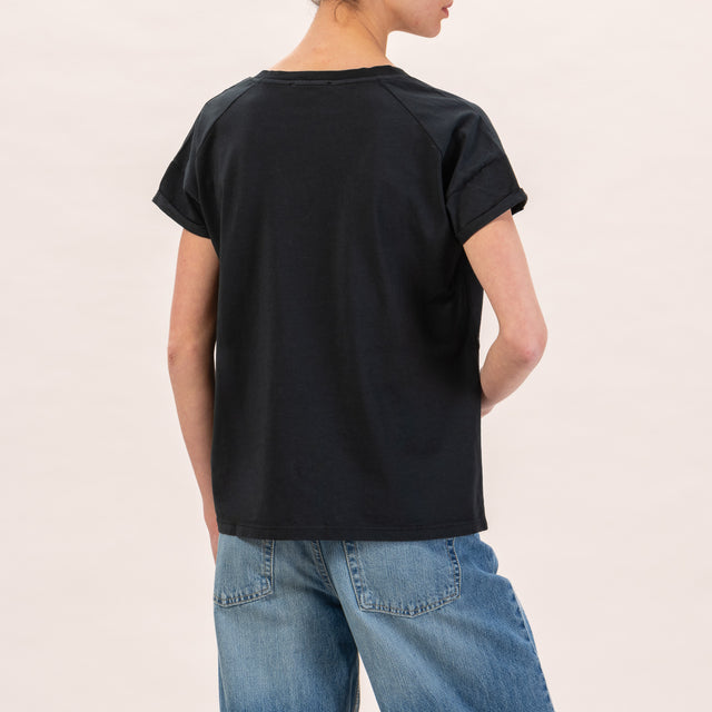 Zeroassoluto-Regular fit v-neck T-shirt - black