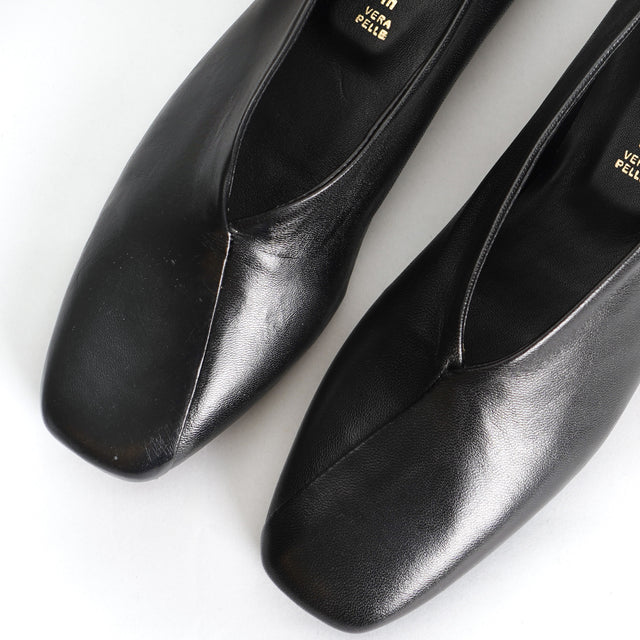 Divine follies-Square toe ballerina - black