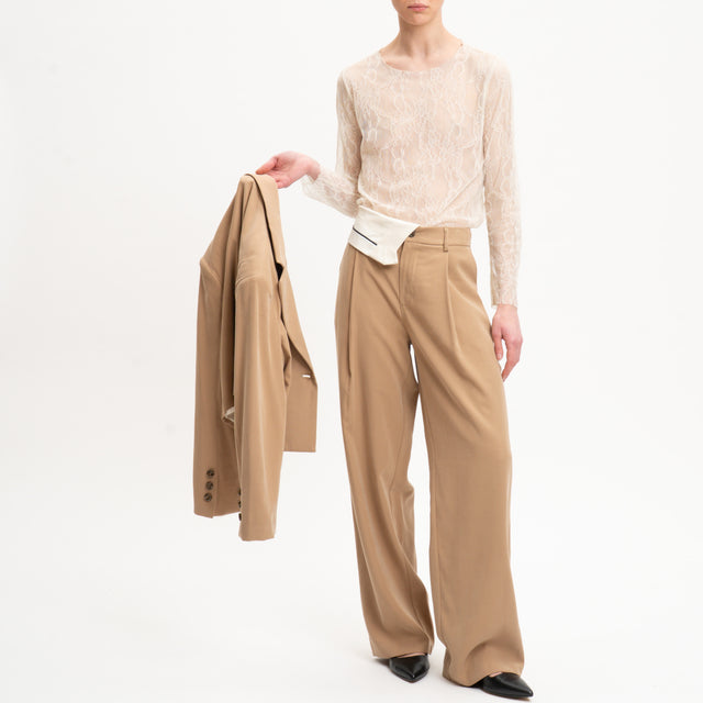 Tensione in-Pantalone con baschina a contrasto - camel