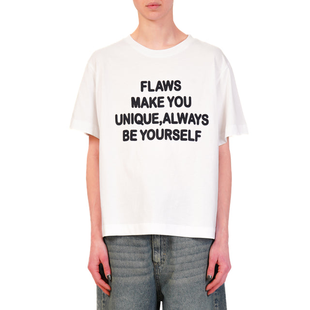 Souvenir-T-shirt FLAWS MAKE YOU.. - bianco/nero