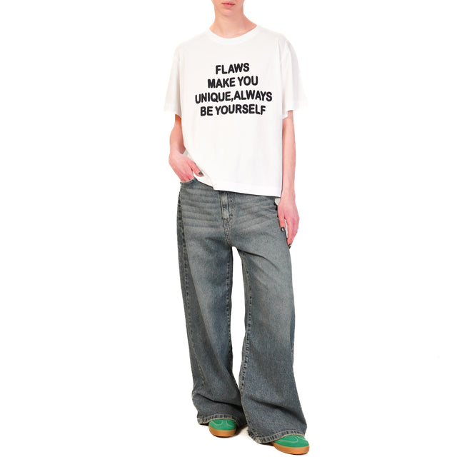 Souvenir-T-shirt FLAWS MAKE YOU.. - bianco/nero