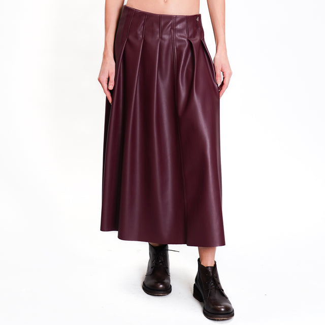 Dixie-Faux leather A-line skirt with pleats - burgundy