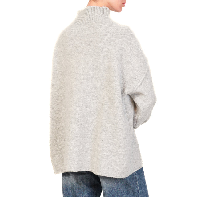 Haveone-Alpaca-pearl blend fitted neck sweater