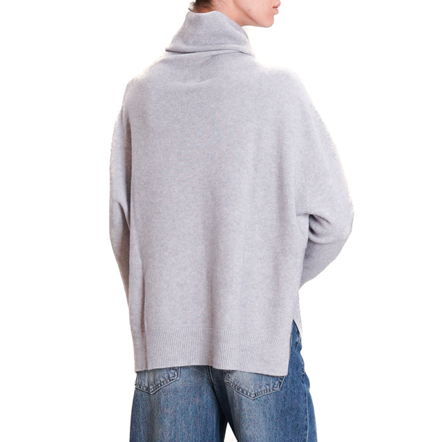 Kontatto-QS High Neck Side Slit Sweater - Light Grey