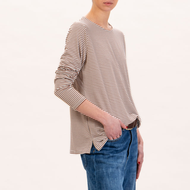 Zeroassoluto-T-shirt a righe in jersey - latte/cuoio