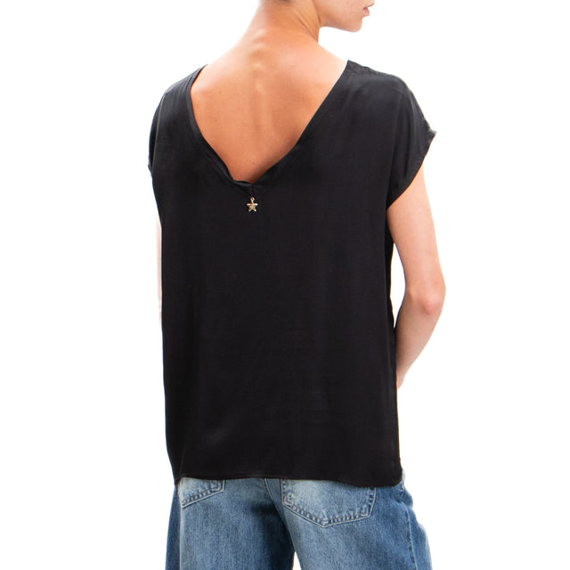 Souvenir-Blusa in satin scollo a v dietro - nero