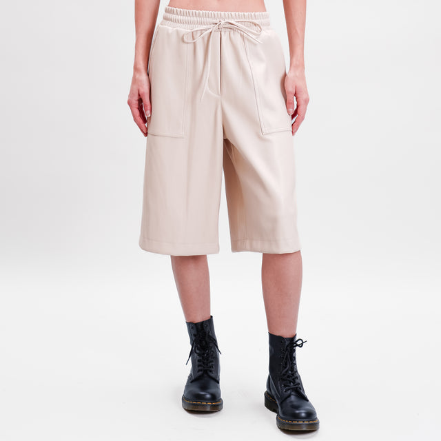 Tension in-Bermuda faux leather elastic waist - sand