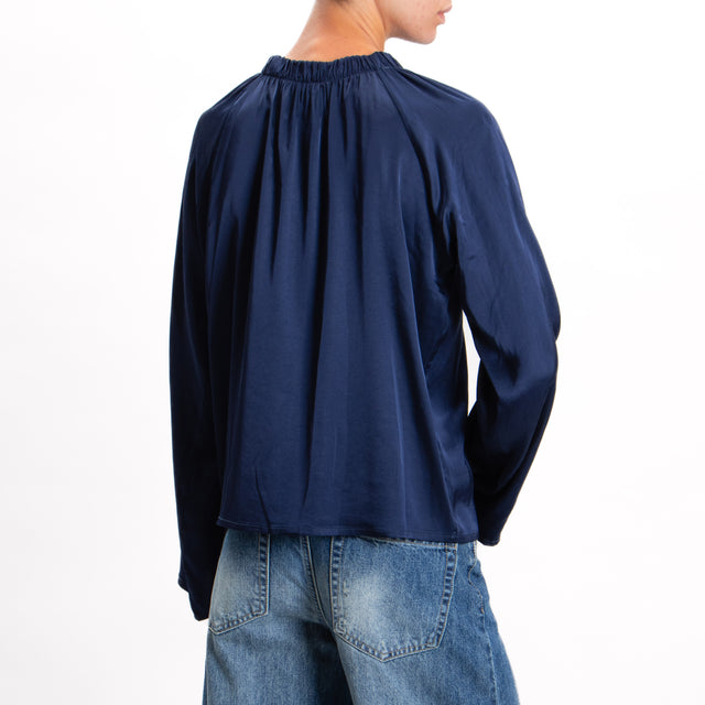 Tensione in-Blusa collo elastico in satin elasticizzato - blu