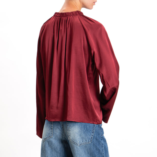 Tensione in-Blusa collo elastico in satin elasticizzato - rouge