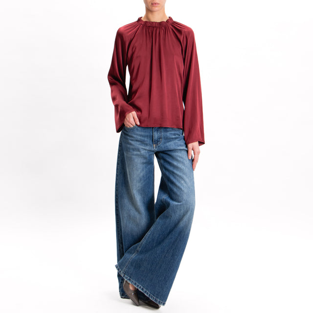 Tensione in-Blusa collo elastico in satin elasticizzato - rouge