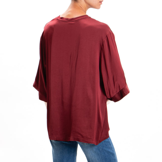 Tensione in-Blusa over in satin elasticizzato - rouge