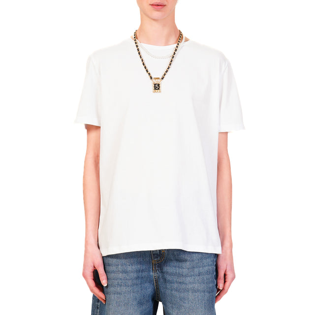 Tensione in-T-shirt con collana - bianco