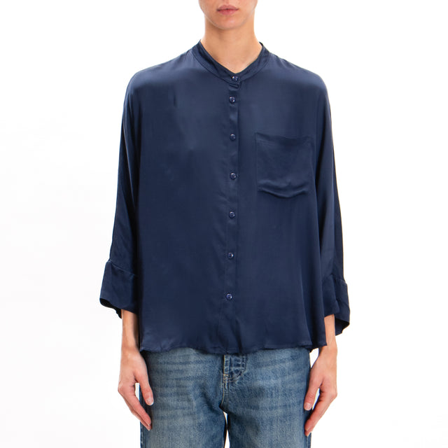 Tensione in-Camicia collo coreana in satin con taschino - blu