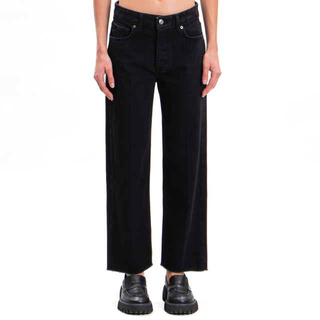 Tensione in-Jeans crop taglio vivo - nero