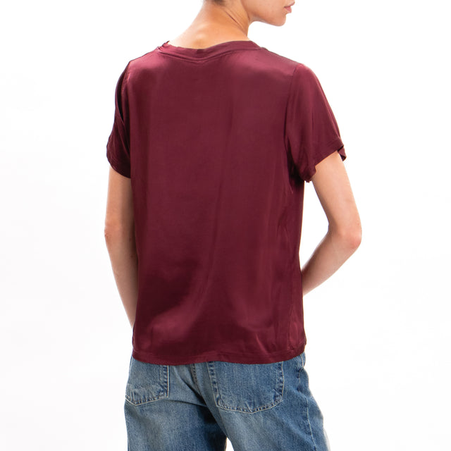 Tensione in-Blusa mezza manica in satin elasticizzato - vino