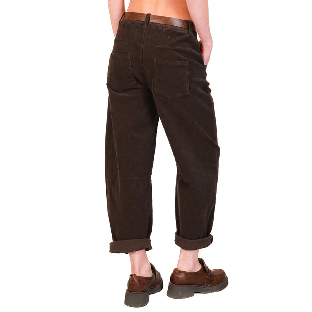 Tensione in-Pantalone baggy velluto millerighe elasticizzato - cioccolato