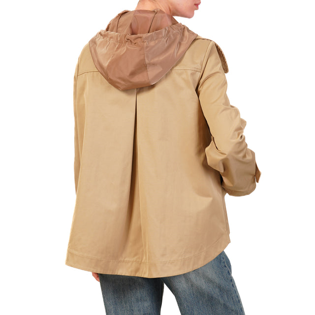 Tensione in-Trench in cotone con cappuccio nylon rimovibile - camel