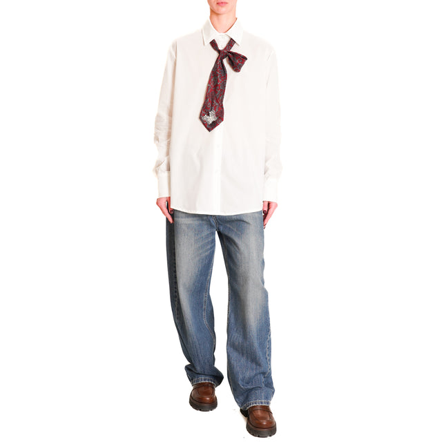 Tension in-Shirt with tie pin detail - white/burgundy/air force