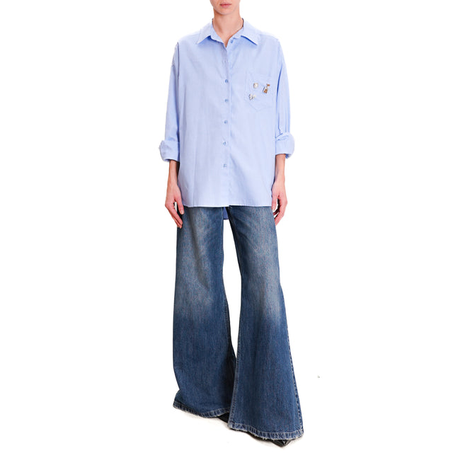 Tensione in-Camicia oversize con spille - celeste