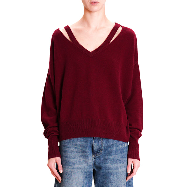 Tension in-V-Neck Wool Sweater with Cut Out - Bordeaux