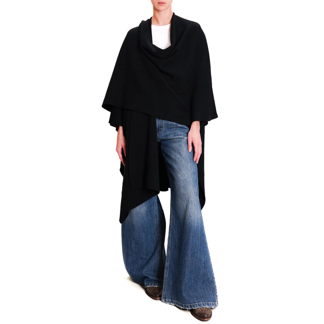 Alley-Knitted Cape - Black