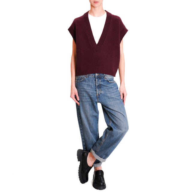 Vicolo-V-Neck Sleeveless Shirt - Wine