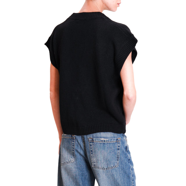 Vicolo-V-Neck Sleeveless Shirt - Black