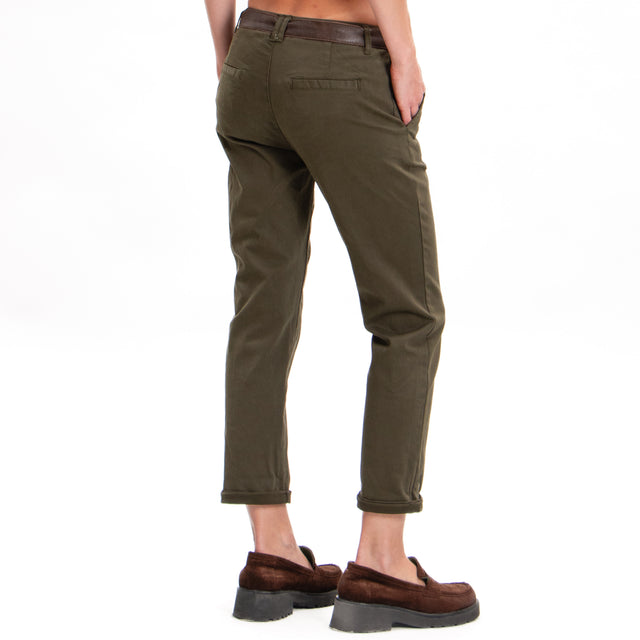 Zeroassoluto-LOIS chino trousers in stretch cotton - military