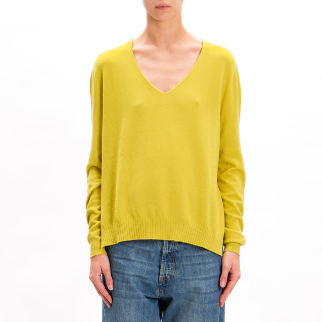 Zeroassoluto-V-neck sweater with side slits - lime