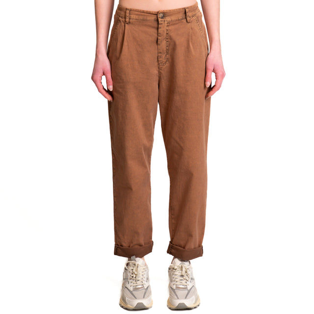 Zeroassoluto-Pantalone LOLA cotone elasticizzato stone washed maltinto - tabacco