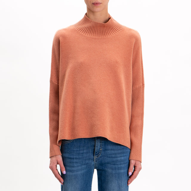 Zeroassoluto-Ribbed sleeve fitted collar sweater - cinnamon