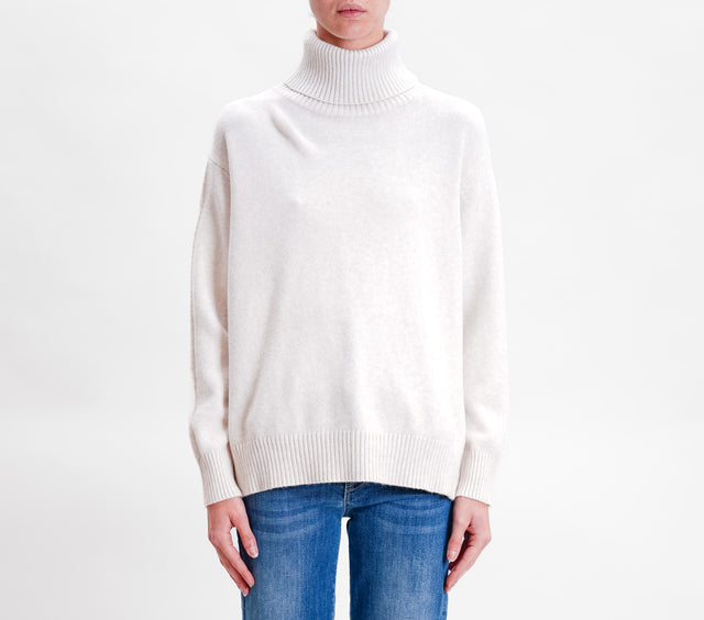 Zeroassoluto-Oversized high neck box sweater with side slits - chalk