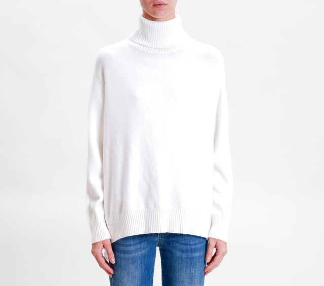 Zeroassoluto-Oversized high neck box sweater with side slits - off white