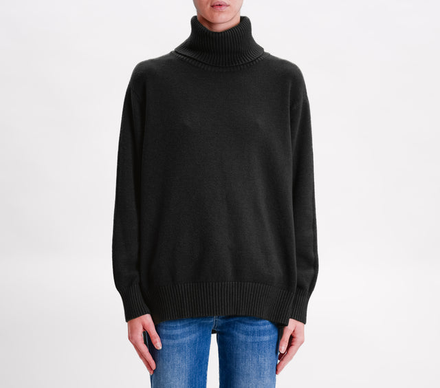 Zeroassoluto-Oversized high neck box sweater with side slits - black