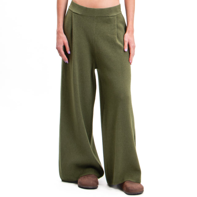 Zeroassoluto-Pants in knitted fabric with pleats - military